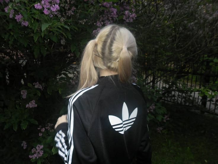 _sertid1's tweet photo. แจ็คเก็ต adidas ผ้าวอร์มคอจีนสีดำแถบขาว แท้ โลโก้ปักด้านหน้า/สกรีนหลัง สภาพดี ไม่มีตำหนิ

อก 42 ยาว 24
ราคา 770 บาท

#ส่งต่อadidas #เสื้อadidas #ส่งต่อเสื้อผ้ามือสอง #เสื้อผ้ามือสอง #ส่งต่อstylist #โล๊ะตู้เสื้อผ้า #เสื้อผ้ามือ2 https://t.co/tXxBcWsXZF