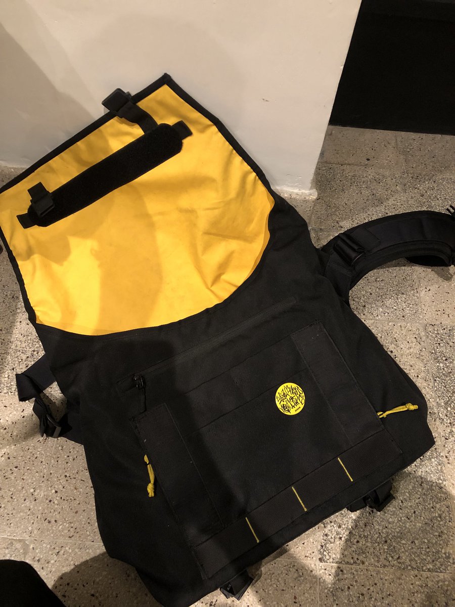 Kykukkk's tweet photo. WTS LBB  the echelon size M Mulus jarang pakai , minus kotor aja  #fnfjb https://t.co/Id3I3Ljwka