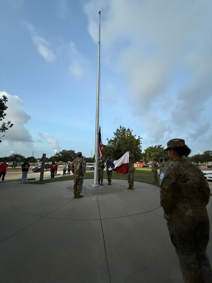 LakesCounselors's tweet photo. 🇺🇸 WE WILL NEVER FORGET. 🇺🇸
On September 11, we honor and remember the innocent lives lost during the tragic terrorist attacks of 9/11.
Today, we remember. Today, we honor. Today, we stand together. ❤️🤍💙
#NeverForget #September11 #911Remembrance #WeRemember #UnitedWeStand https://t.co/16eUvXvx6W