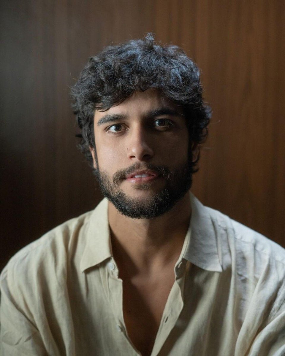 forumeplay's tweet photo. Gabriel Fuentes, Bruno Montaleone e Fábio Scalon estão sendo testados para o personagem "mucilon" em #AvenidaBrasil2, que será o novo affair de Carminha interpretada por Adriana Esteves. A sequência do fenômeno de 2012 está prevista para janeiro de 2027 na Globo.

🗞 Extra https://t.co/nGNSBHJR1w