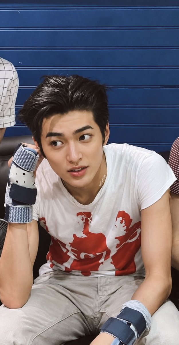 dollivuue's tweet photo. this hair would always be on the list of my favourite Keonho hair https://t.co/LcqLymUjRy