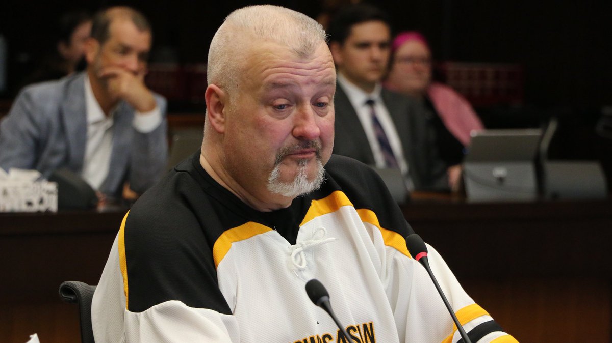 DanDicksPFT's tweet photo. Dan Hartman’s son Sean Hartman was a 17 year old hockey player who wanted nothing more than to continue playing hockey with the dream of getting drafted into the NHL. 

He was terrified of needles but was willing to do what he felt he had to do to continue playing hockey which is why he took the Covid vaccine. 

On August 25th 2001 Sean got 1 shot and was rushed to emergency 4 days later. 

Sean was an elite athlete in perfect health but suddenly he’s in emergency and the doctors didn’t do any tests, they just sent him home even though he had dark circles around his eyes (a sign of blood clotting).

Sean had myocarditis but wasn’t officially diagnosed with that while still alive (an autopsy later confirmed this).

33 days after taking the shot Sean was dead. They said the cause was “unknown”.

Dan is testifying today because his son no longer has a voice and he wants the world to know about what he calls the murder of his son! 

He is seeking accountability and justice for the murder of his son.

Please share this far and wide because his story deserves and needs to be heard!