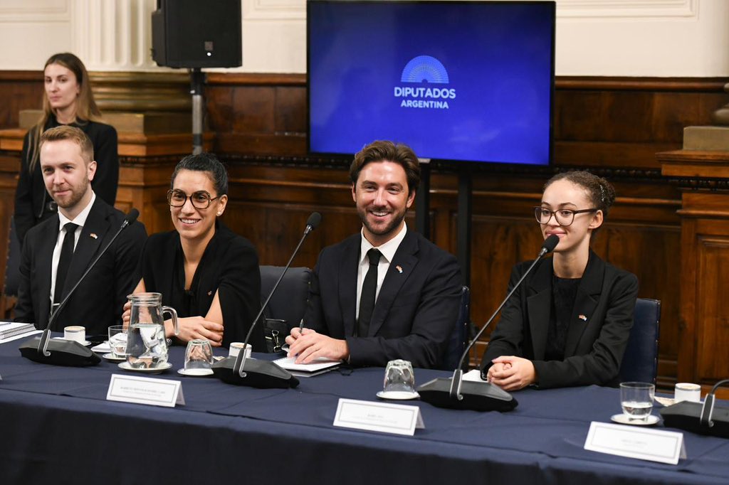 NoruegaenARG's tweet photo. 🇦🇷🤝🇳🇴 Participamos en la constitución del Grupo Parlamentario de Amistad con el Reino de Noruega de @DiputadosAR .

Una iniciativa que fortalece la relación bilateral y promueve oportunidades de comercio, inversión y cooperación económica, entre ellas el acuerdo EFTA-Mercosur. https://t.co/hg5bawQd0K