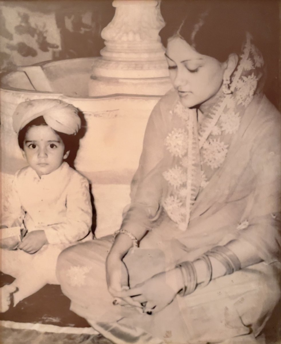 VasundharaBJP's tweet photo. Happy Birthday, Dushyant!

With love,
Maa https://t.co/Y8jPkpaRpp
