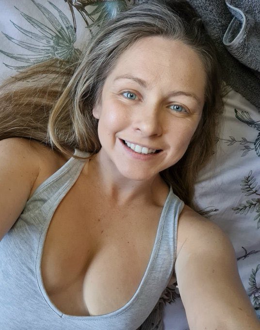 becky00193's tweet photo. How im i looking https://t.co/niZzYXiKCV