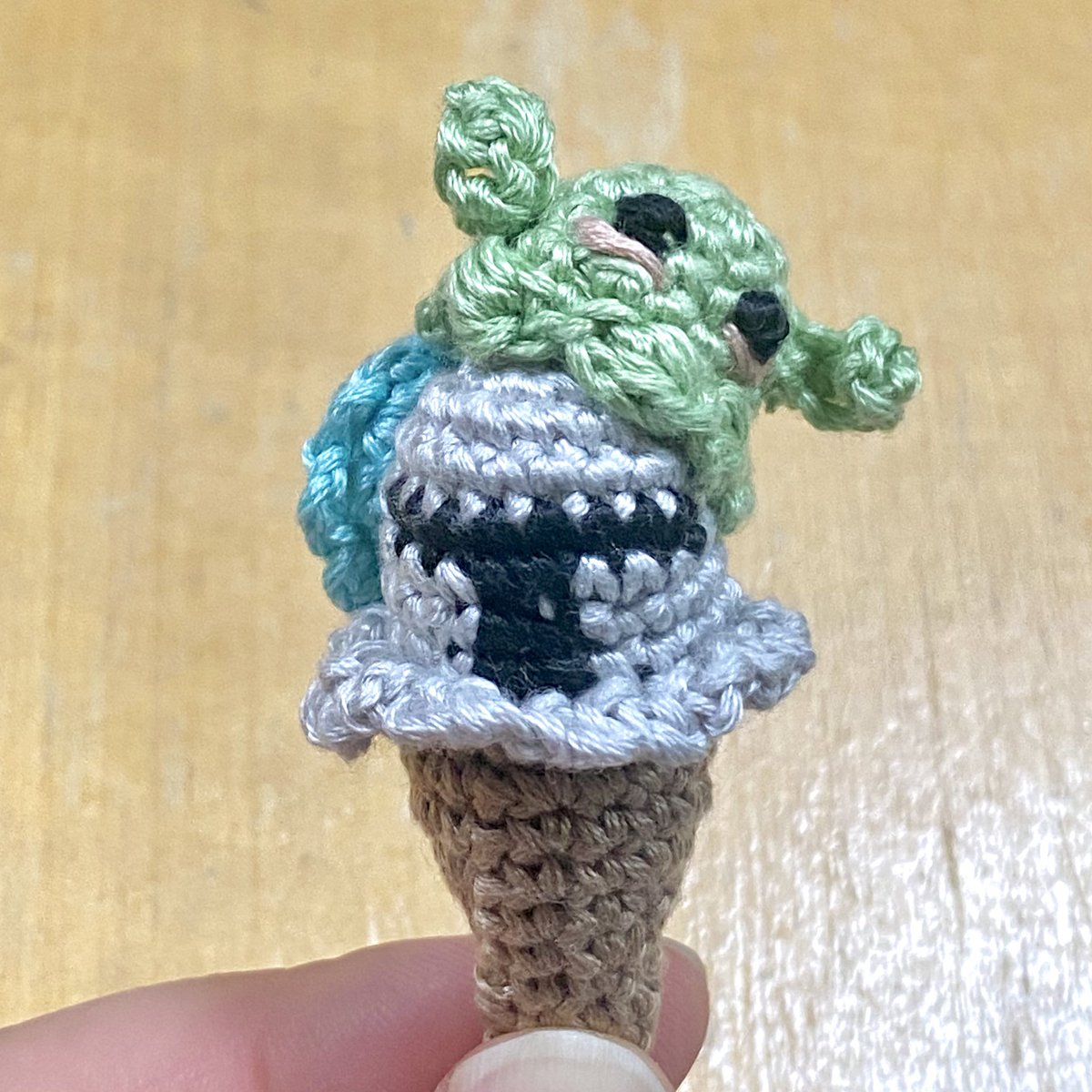 nasugasuki12's tweet photo. マンドー&amp;グーちゃアイス🍨
冷たくなって行けるか…？ https://t.co/iGwy7h39mO