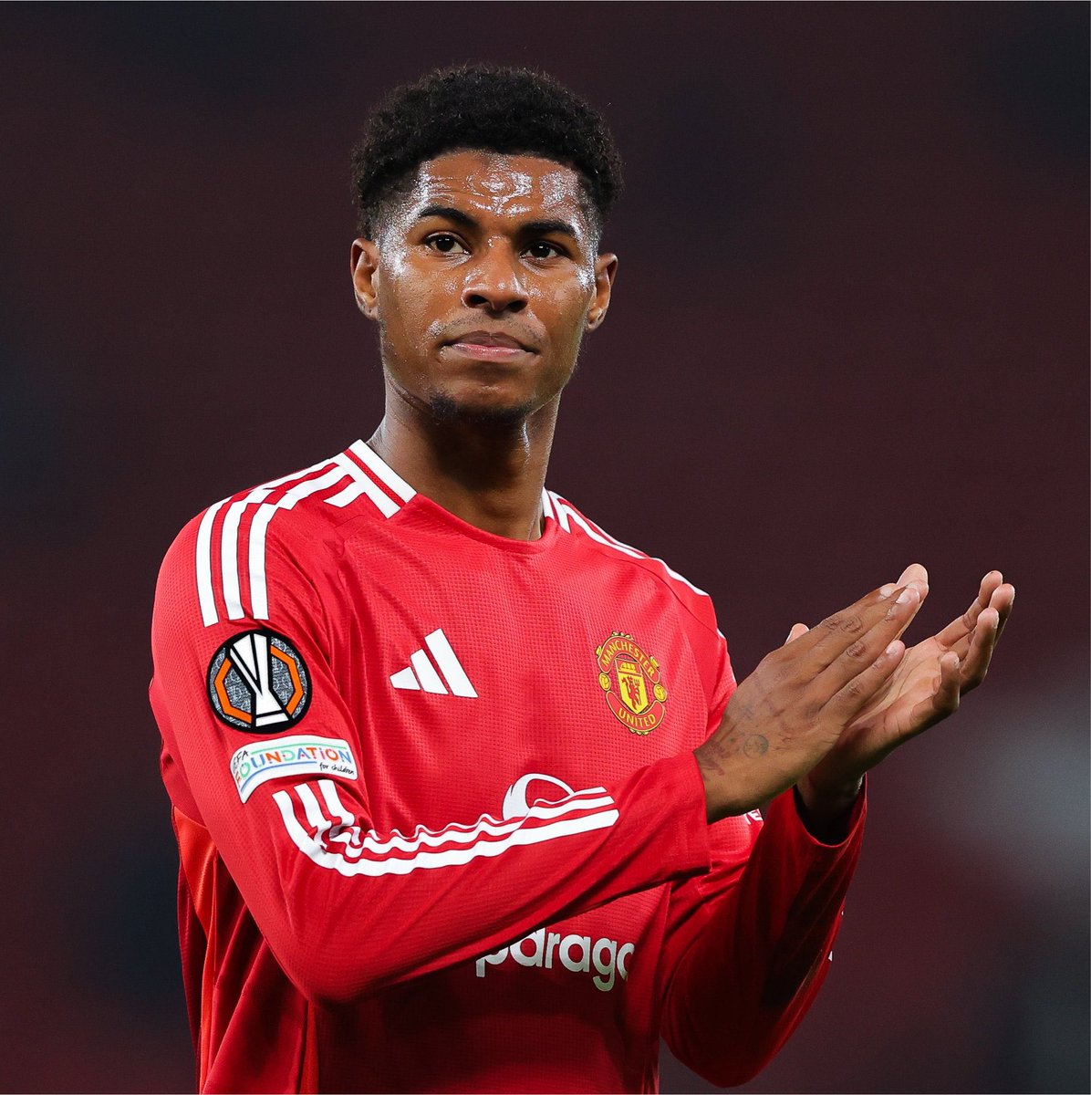 FabrizioRomano's tweet photo. 🔴🫂 Michael Carrick: “I’m really pleased with Marcus Rashford in many ways”.

“It’s pretty obvious with his performances. Again, he was a real threat again on Sunday”.

“He's doing a lot of things really well and settled back in really quickly”. https://t.co/xQuQCNGss5