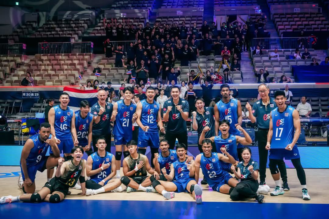 Jaifu_fu's tweet photo. สุดยอด #วอลเลย์บอลชาย ทีมชาติไทย 🇹🇭
จบที่อันดับที่ 5 ของเอเซีย 🎉🎉
เป็นสถิติที่ดีที่สุดในรอบ 21 ปี เลยน้า 🎊🎊
เก่งกันมากๆ ทุกคน ทั้งโค้ช นักกีฬา เจ้าหน้าที่
ทำผลงานประทับใจ แฟนๆ วอลเลย์บอลเป็นอย่างมาก ตามเชียร์กันต่อ #เอเชียนเกมส์ 👏🏼 https://t.co/fUQexwmDxO
