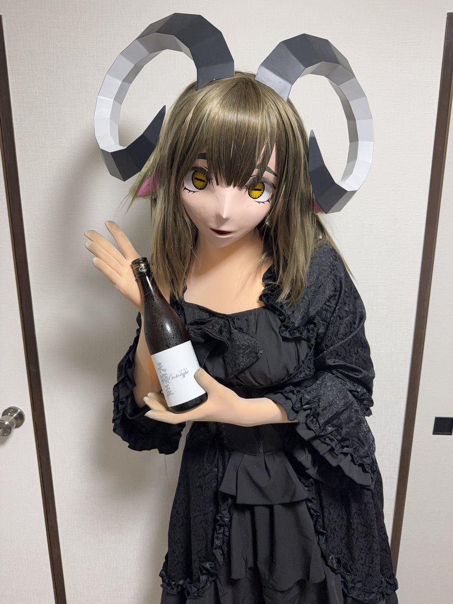 kigSinD's tweet photo. 新潟土産のお酒！
なんでも新しい酒蔵の試作タイプなんだとか、楽しみ！ https://t.co/nsDgTDjZ4A