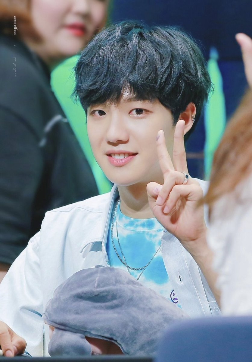 pacanix's tweet photo. 8년 전과 진짜 완전 똑같앙🥹🤲...

@LYM_offcl #임영민 #LIMYOUNGMIN #林煐岷 #イムヨンミン #อิมยองมิน #임영민_사랑해 https://t.co/JDoYLu00bk