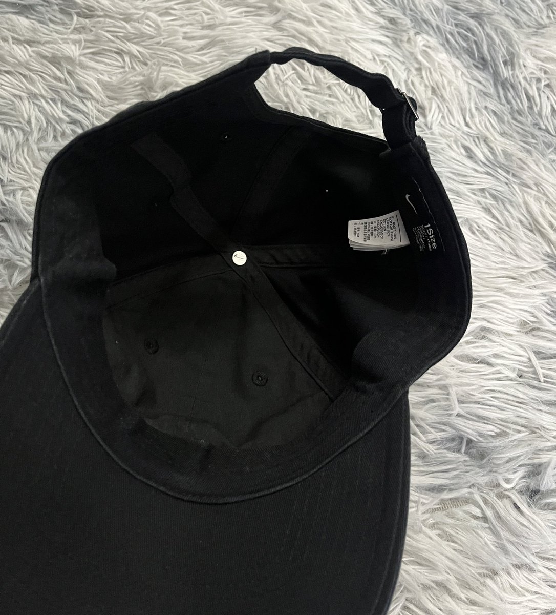 _sertid1's tweet photo. หมวก nike สีดำ แท้ ดำสนิท ไม่มีตำหนิ

free size 
ราคา 390 บาท

#หมวกมือสอง #ส่งต่อnike  #หมวกnike #ส่งต่อหมวก #ส่งต่อstylist https://t.co/0mWakKvpER