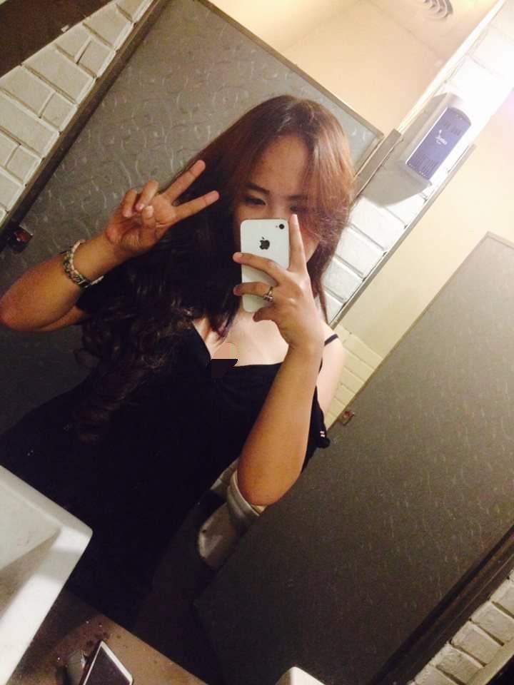 SoyLareinaVina's tweet photo. my first iPhone was an iPhone 4s.
#ZoomexStory #MyFirstIPhone
i got it when i was in senior high school as a gift from my parents for completing my national examsπ₯Ήβ€οΈ they didn't care about the results, all that mattered to them was that "i had tried my best" i still vividly remember them giving it to me the second i got home on my very last day of exams! and i still remember how it felt, how happy i wasπ«