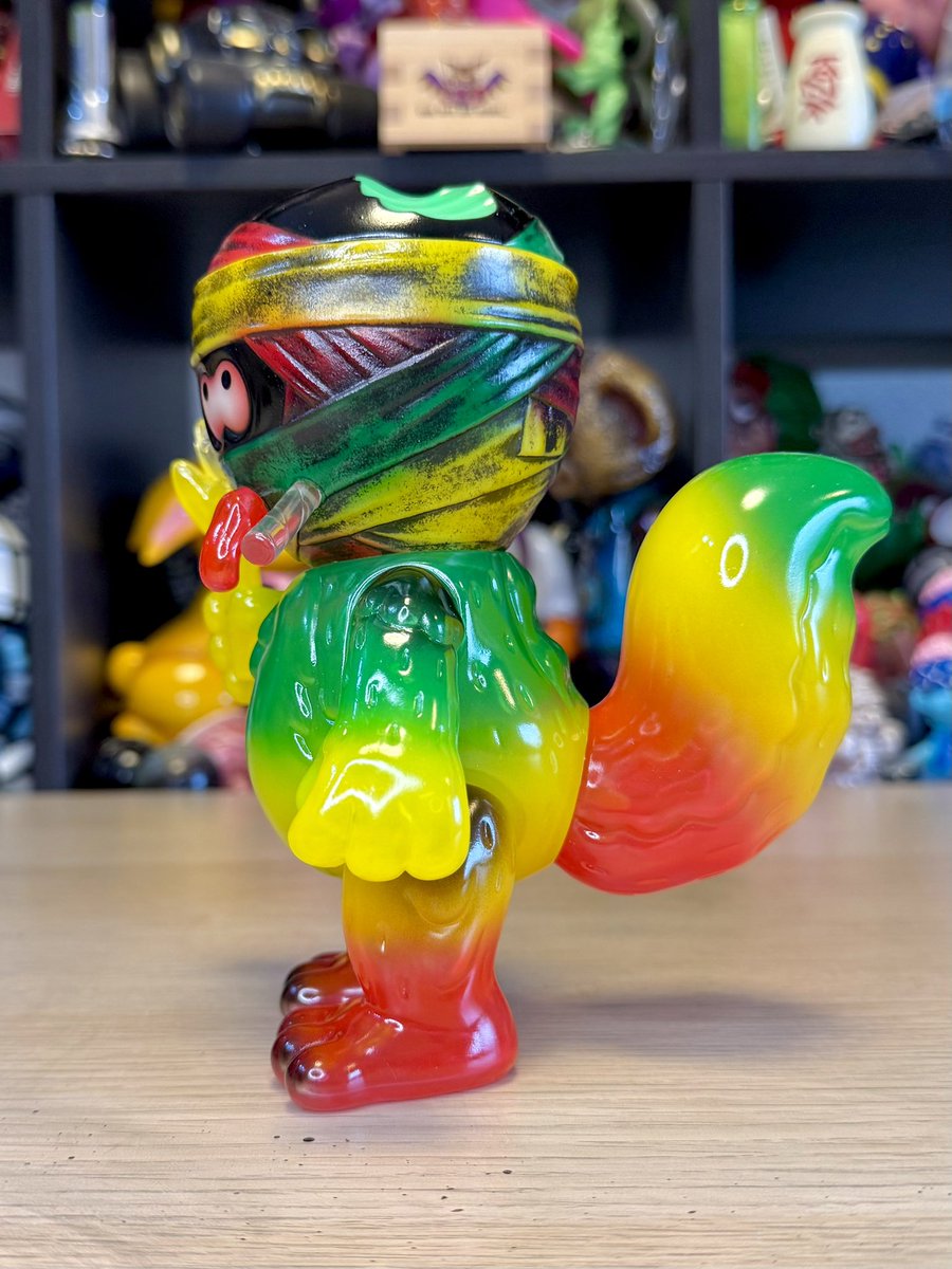 BlackBookToy's tweet photo. Those who couldn’t make it to Attack of the Super Skunk, WAIT IS OVER!
Yummy Mummy Frank, a special mashup sofubi with @humanrobot_toys , is finally up for grab!! “General” online lottery!

GID head and Clear body!!
Lottery entry through Sep 14th(JP time).
https://t.co/rckIdJwW3B https://t.co/j7VPQcz1pX