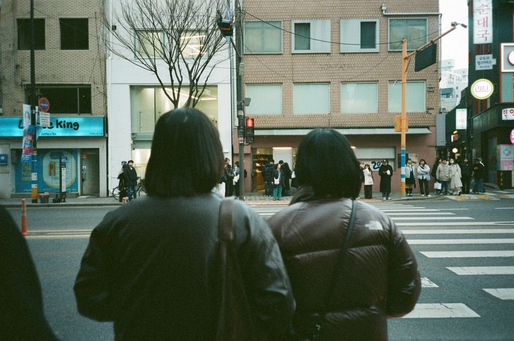 piggivalente's tweet photo. 서울 - CAPITAL CITY

First batch is live 16 Film color photos are ready to be collected check on https://t.co/XHjrScaeLR

This one that is one of my favourite one is called 쌍둥이