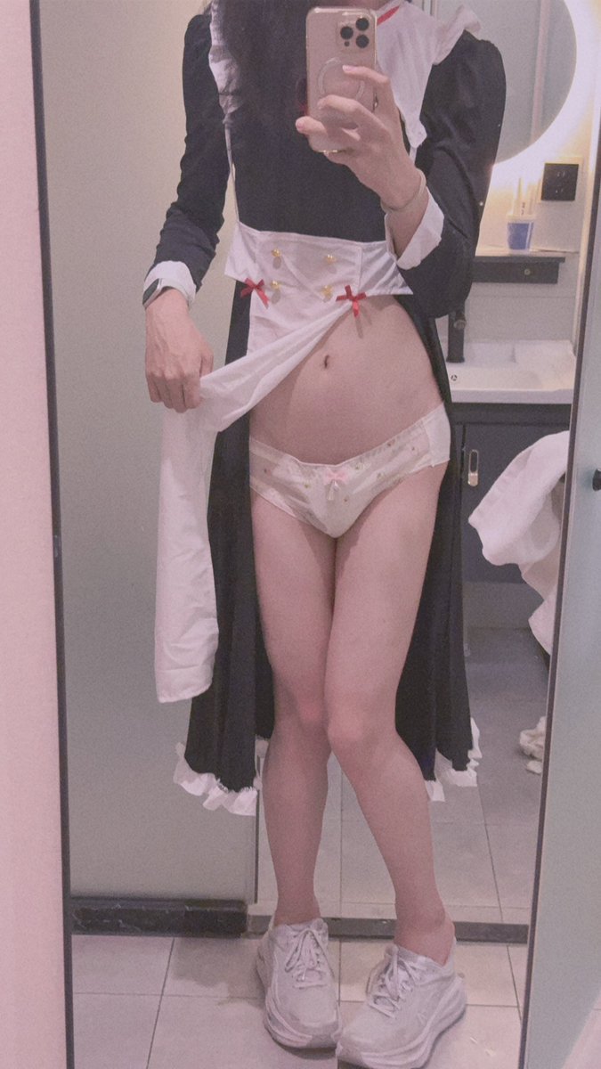 pudding210210's tweet photo. 是年���就把生活费给我，是年上就把工资给我，是同龄就把余额给我，是老人就把退休金给我，是未成年就把压岁钱给我
#男娘 https://t.co/BvPrvWug9p