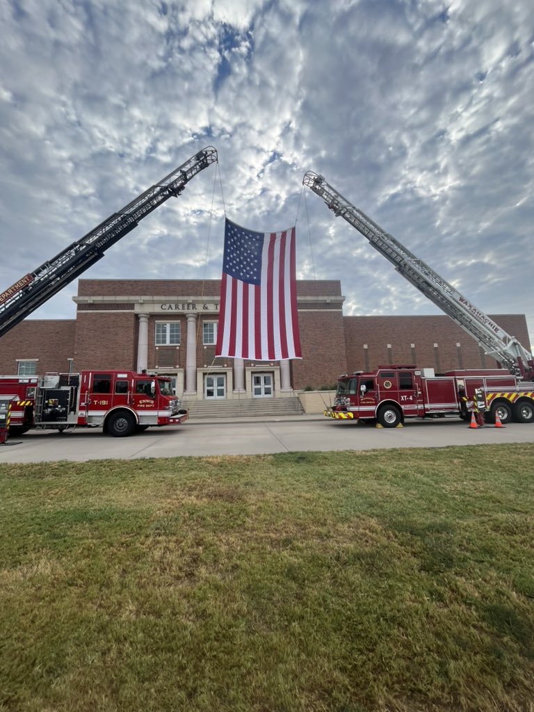 NDNBB_'s tweet photo. Today we honor and remember those who made the ultimate sacrifice. Proud and honored to be able to support our local heroes at the annual first responders breakfast at Waxahachie High School! 🇺🇸

#Historic #OneTribe https://t.co/jtXaywMccZ