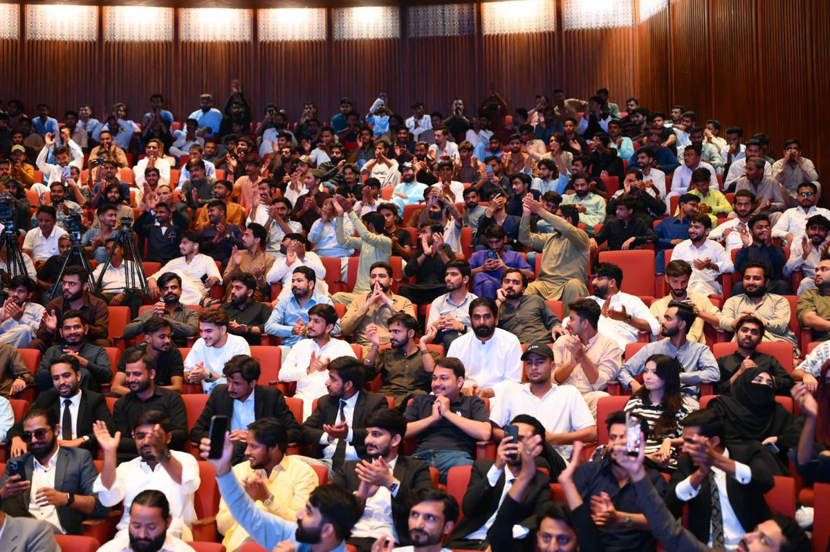 SafiullahPSF's tweet photo. A clear message from the youth of Sindh at Karachi Youth Dialogue: Sindh is one and will always remain one.

We stand firmly with Chairman @BBhuttoZardari for the unity and dignity of Sindh.

Sindh was one, Sindh is one, Sindh will remain one.
#KarachiYouthDialogue4Sindh 
 #SindhWillNeverBeDivided