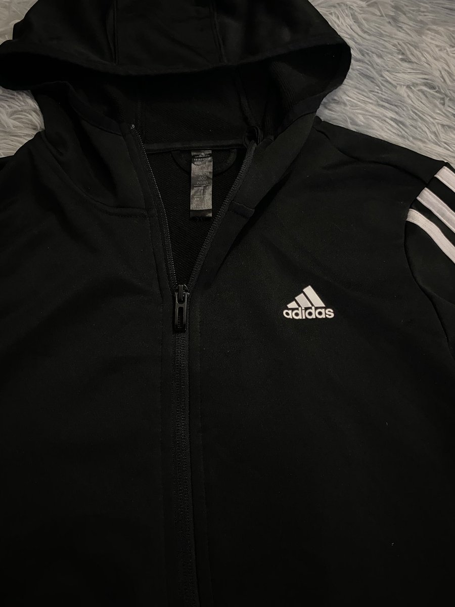 _sertid1's tweet photo. ฮู้ด adidas ผ้าวอร์มคอสูงสีดำแถบขาว แท้ โลโก้สกรีน สภาพดี ไม่มีตำหนิ

อก 38 ยาว 24
ราคา 450 บาท

#ส่งต่อadidas #เสื้อadidas #ส่งต่อเสื้อผ้ามือสอง #เสื้อผ้ามือสอง #ส่งต่อstylist #โล๊ะตู้เสื้อผ้า #เสื้อผ้ามือ2 https://t.co/RbVm7AWa5j