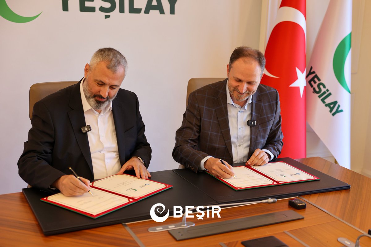 Besirdernegi's tweet photo. Bağımlılıklardan uzak, sağlıklı ve güçlü bir toplum için önemli bir iş birliğine imza attık.

Türkiye Yeşilay Cemiyeti ile Beşir Derneği arasında, bağımlılıklarla mücadele alanındaki çalışmalarımızı güçlendirmek amacıyla iş birliği protokolü imzaladık.

Protokol imza töreni, Yeşilay Genel Başkanı Doç. Dr. Mehmet Dinç ve Beşir Derneği Genel Başkanı Fatih Sarıyar’ın katılımıyla gerçekleştirildi.

Bu iş birliğiyle bağımlılıklarla mücadelede farkındalık çalışmalarından koruyucu ve önleyici faaliyetlere kadar birçok alanda birlikte hareket etmeyi hedefliyoruz.

Sağlıklı bir toplum, bağımlılıklardan uzak nesiller ve daha güçlü yarınlar için var gücümüzle çalışmaya devam edeceğiz.

#Yeşilay #Beşir #BağımlılıklarlaMücadele #BağımsızlıkSeferberliği
