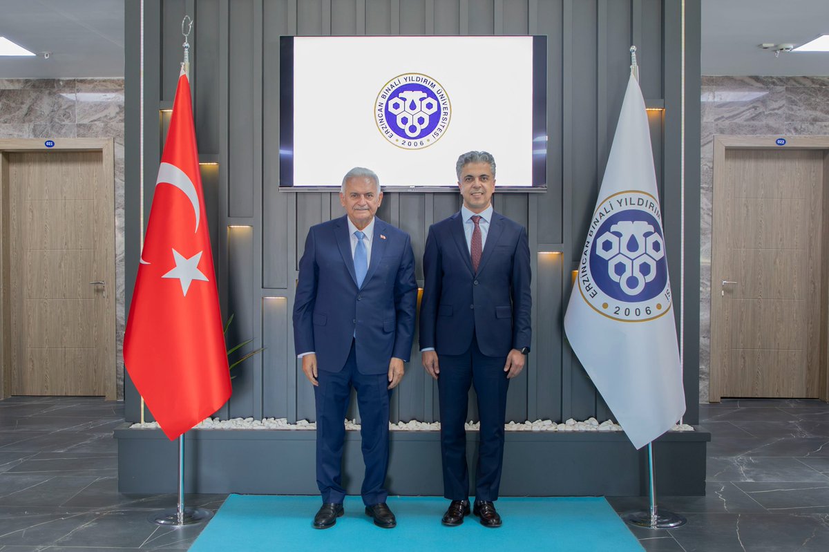 BY's tweet photo. Erzincan Binali Yıldırım Üniversitesi Rektörü Prof. Dr. Ufuk Kuyrukluyıldız’a hayırlı olsun ziyaretinde bulunduk.

Yeni görevinde kendisine başarılar diliyor, üniversitemiz ve #CanErzincan’ımız adına hayırlı hizmetlere vesile olmasını temenni ediyorum. https://t.co/GEl1iKsYcL