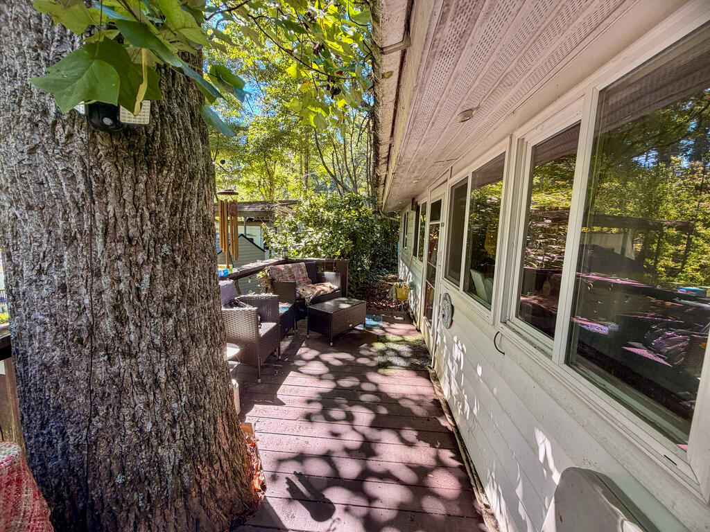 SellingtheMtns's tweet photo. #46-525 Shuler Rd, Bryson City, NC, 28713
2 bed | 1 bath
Active | $50,000
https://t.co/FdLI3HL5A8
Enjoy the freedom of camper living with the comfort of a permanent setting in the welcoming Greenbird Campground community. Situated on one of the larger leased lots, this 1981... https://t.co/lJAdRSkSbI