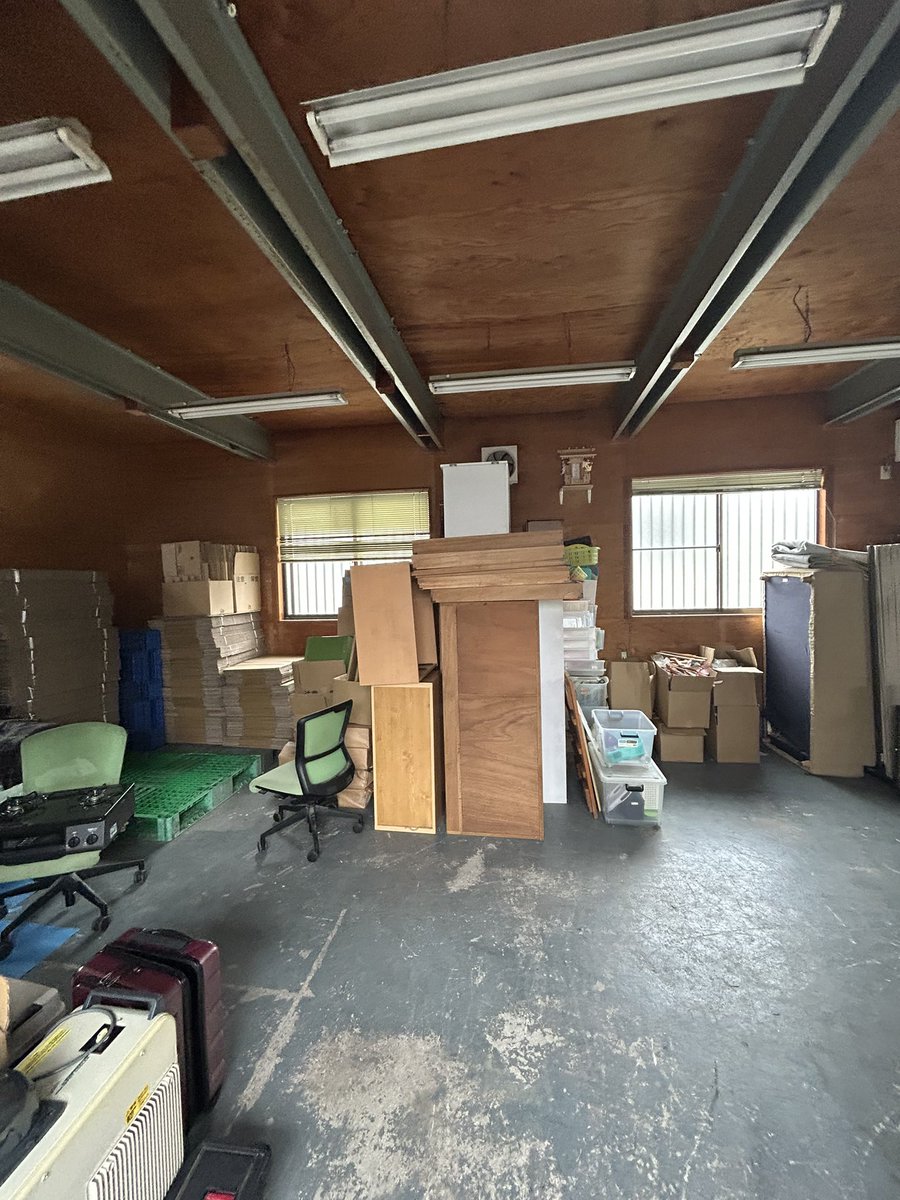 shiisa_yt's tweet photo. はいさい🌺

本日は　倉庫の仕分整理とタバコ自販機の営業周り行ってまいりました！

案外探さない方が見つかるものですね😂
タバコの自販機見つけたらこっそり僕に教えてください🤫笑

自販機に限らず���引越、事務所移転、不用品回収、遺品整理等承ります！

ご相談のDM、お電話お待ちしております✨ https://t.co/q5NVv6BMKo