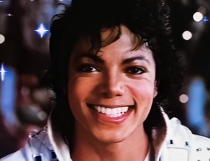 breakofdawnn__'s tweet photo. When I’m at the cutie patootie competition and captain EO pulls up https://t.co/6wMtQy0ChN