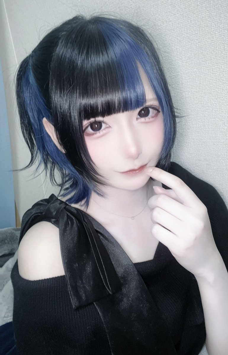 hll10li's tweet photo. 髪短いの似合う？⩌  ̫ ⩌ https://t.co/qI6diWdepG