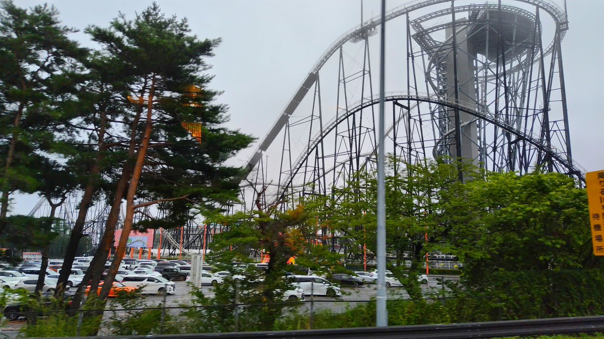 anco0514's tweet photo. 本日山梨です🗻
富士急ハイランドを横目に宿に着き、生徒は22:00まで練習でした💦
これから大人は明日のミーティングだそうです😳  ̖́-︎(私も参加💦)
明日は無事西関東大会を迎えられますように🙏✨

猫ちゃんチャームは部長さんが「いつもありがとう」って手作りを頂いた☺✨
嬉しいねぇ💓 https://t.co/BJWqfpp2Ka