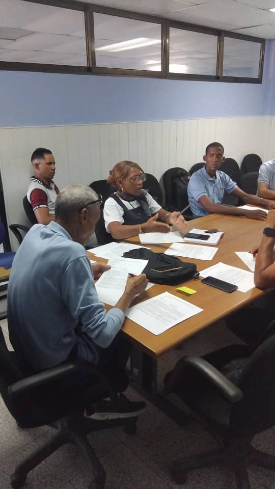 LeidysGonzalezM's tweet photo. Se realizó el Forum por la Innovación en la División Territorial de ETECSA en Guantánamo. Sesionaron varias comisiones de trabajo donde se presentaron soluciones aportadas por sus trabajadores a los problemas que afectan la vitalidad de los servicios que prestan. https://t.co/G7hUtRrjR1