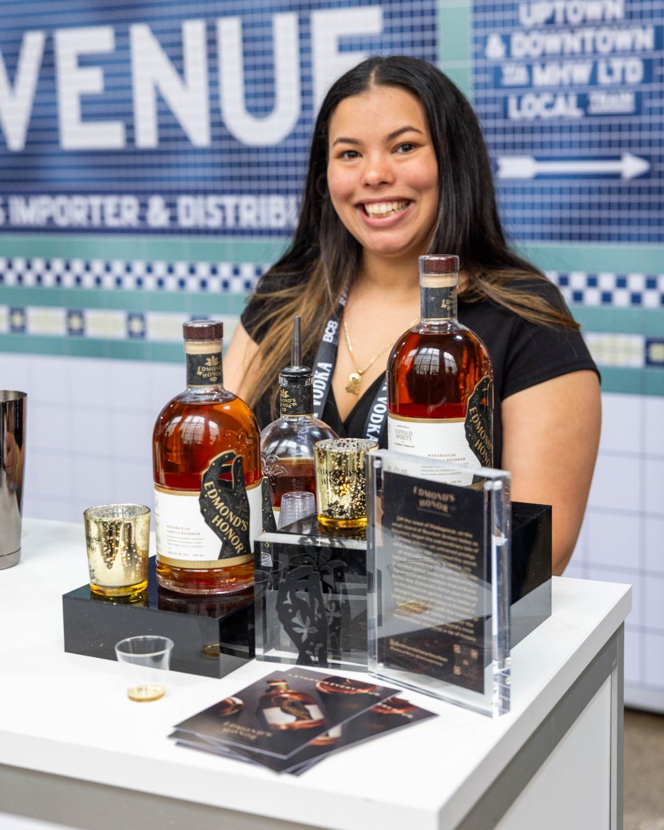 bcbrooklyn's tweet photo. Some bourbon we can't stop thinking about... 🥃 

In honor of Bourbon Heritage Month, we’re looking back at some of the outstanding distilleries that poured on the show floor this year. 

🔮 Edmond's Honor
🌹 Four Roses Bourbon
☁️ @HeavenHill
🐓 Chicken Cock Whiskey https://t.co/zZXYMjQjga