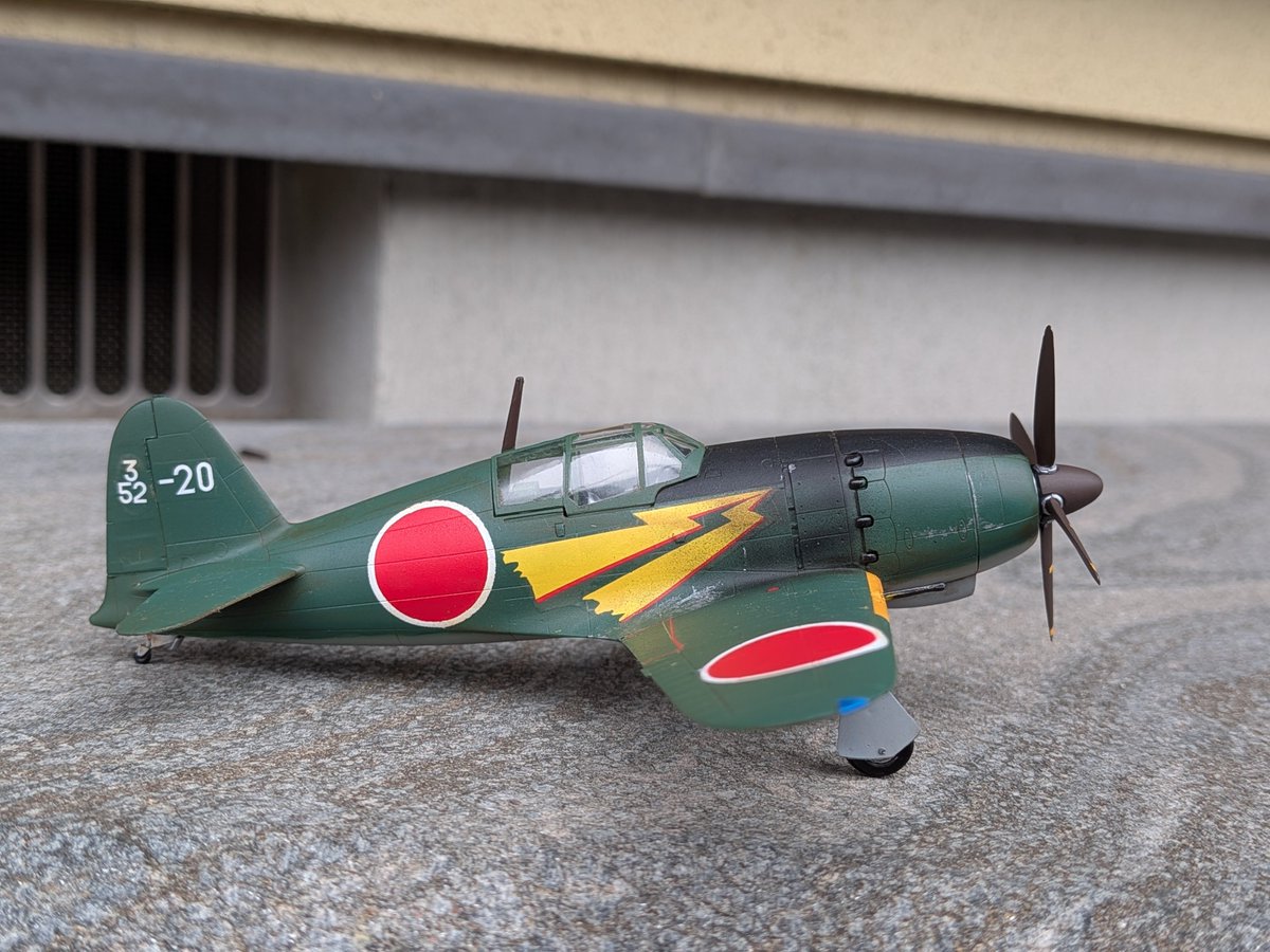 kit34609065's tweet photo. 13年振りに飛行機作りました。ハセガワのA帯？安い、簡単、格好良い。最強。実は飛行機をもう1機製作中です。 https://t.co/JtSVBtHpEc