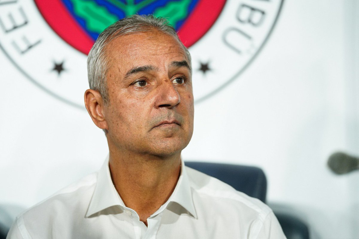 Sametcayir's tweet photo. DETAY | İsmail Kartal’ın ailesi de özellikle sosyal medyada itibar suikastına kadar uzanan, alay edici paylaşımlardan çok rahatsızdı. Bunların ‘inorganik’ olduğu düşünülüyordu. Kartal, dün gece geç saatlerde ailesiyle de bu konuyu son kez değerlendirdi ve kapıları tamamen kapattı.