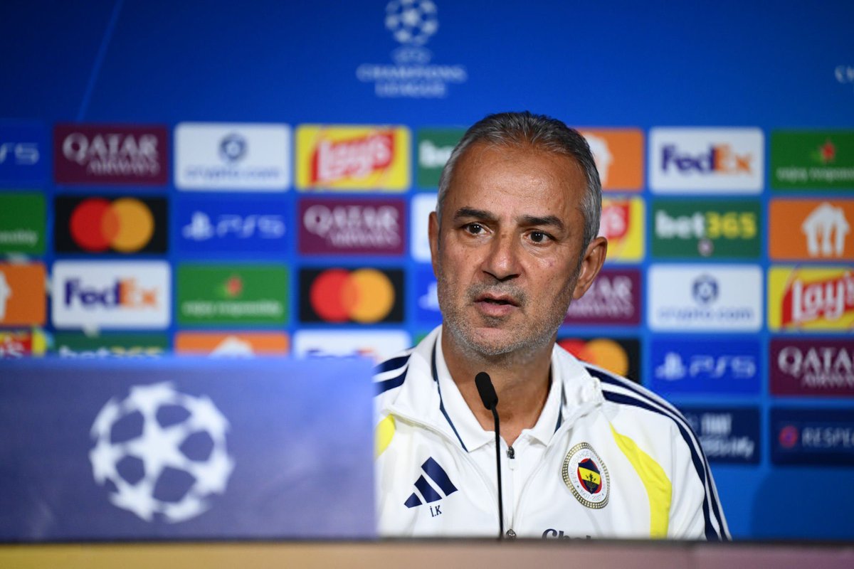 sarisinyaltv's tweet photo. İsmail hoca kendisi açısından en doğrusunu yaptı bence 
Fenerbahçe açısından aynısını söylenebilir mi bilmiyorum 
İsmail hocaya yapılanlar kabul edilebilir değil.
Kötü bir transfer dönemi geçirdiler hocanın oynattığı adamları gönderdiler Talisca ve Fred geniş kadro çok zayıf https://t.co/AqRxn1Ysw5