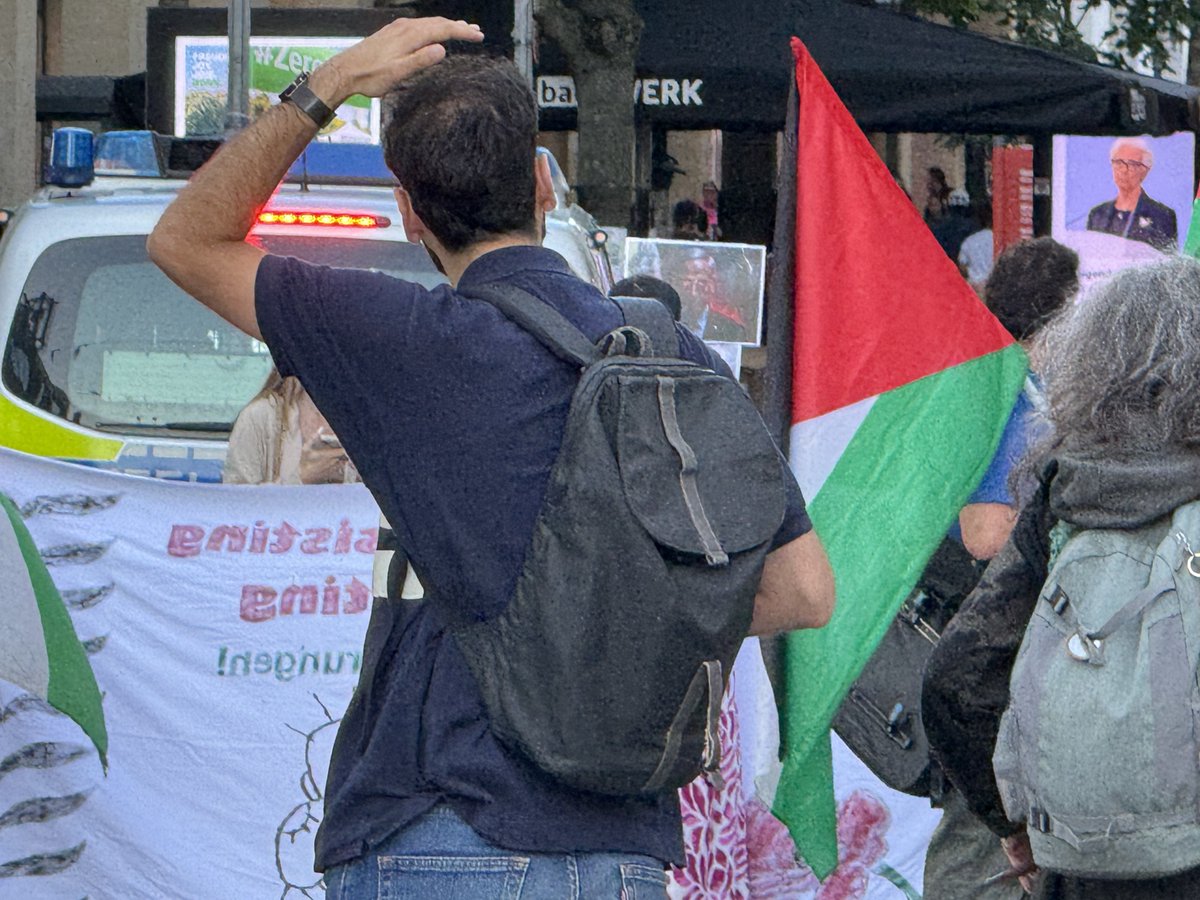LoveGuerillero's tweet photo. #Bonn #bn1009 
#ShanaTova שנה טובה🍎🍯✡️
#53Antisemitenfrei
#EndJewHatred 
#GegenJedenAntisemitismus 
#BringHopeNow 
#ZirkusPaliGalli 
#FreeGazaFromHamas
Jonas Schmidt und Köln Seeberger waren ebenfalls wieder vor Ort https://t.co/fQfPB7C5WH