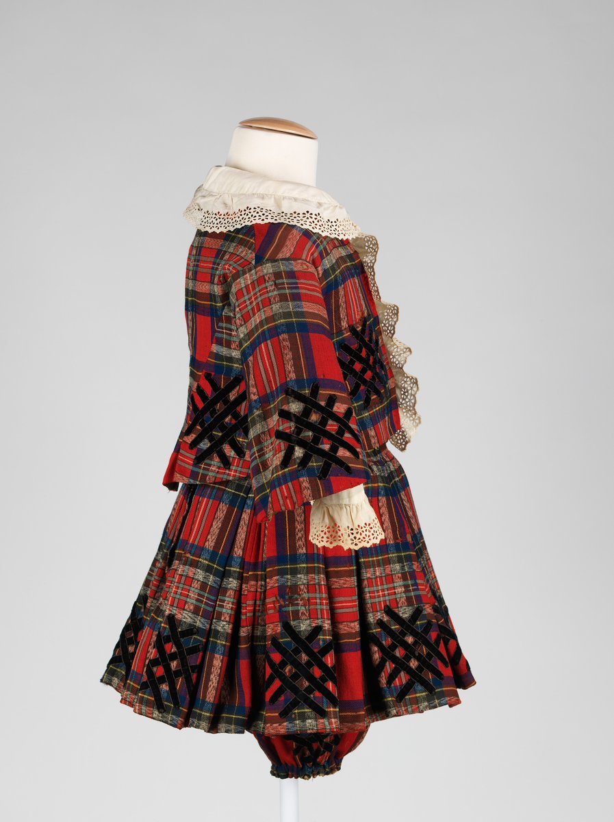 wikivictorian's tweet photo. Boy's suit, 1860. The MET. https://t.co/RkQFF0tC6T
