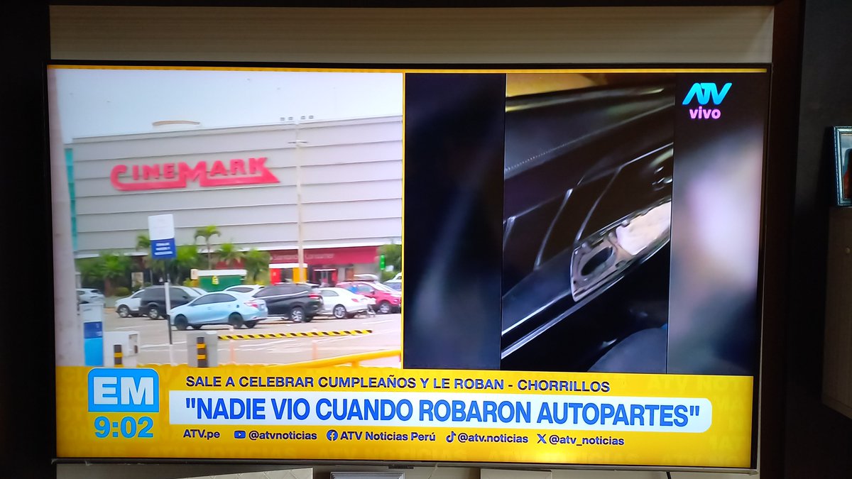 wrodriguez_3's tweet photo. @IndecopiOficial @PoliciaPeru dentro de Plaza Lima Sur en Chorrillos han desmantelado un vehiculo, y nadie se hace responsable.
Las autoridades NO ASUMEN RESPONSABILIDADES.

La empresa APARACA le interesa un comino esto.

@RPPNoticias @DeltaMdelta @PuntoFinalOf @canalN_ https://t.co/1vdovRzwga