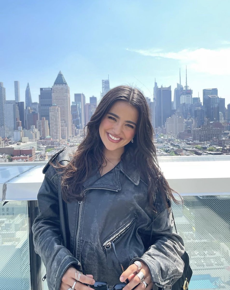 reficcodaily's tweet photo. maia reficco in nyc for press 🍎🏙️ https://t.co/ej7I0Jyi71