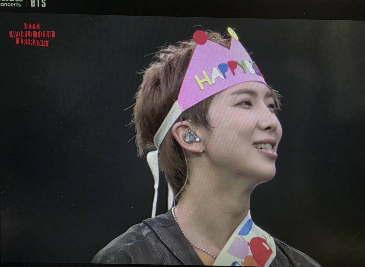heun0613bts's tweet photo. 사랑하는 우리 남준아 
생일 축하해 
오늘도 내일도 너의 삶이 그저 따스하기를

#남준아_생일축하해
#사랑이라는_말보다_좋은말_김남준
#우리_우주의_가장_빛나는별_RM
#한국산_최강몬_알엠_생축
#HappyRMDay https://t.co/R7sQZ3Bpge