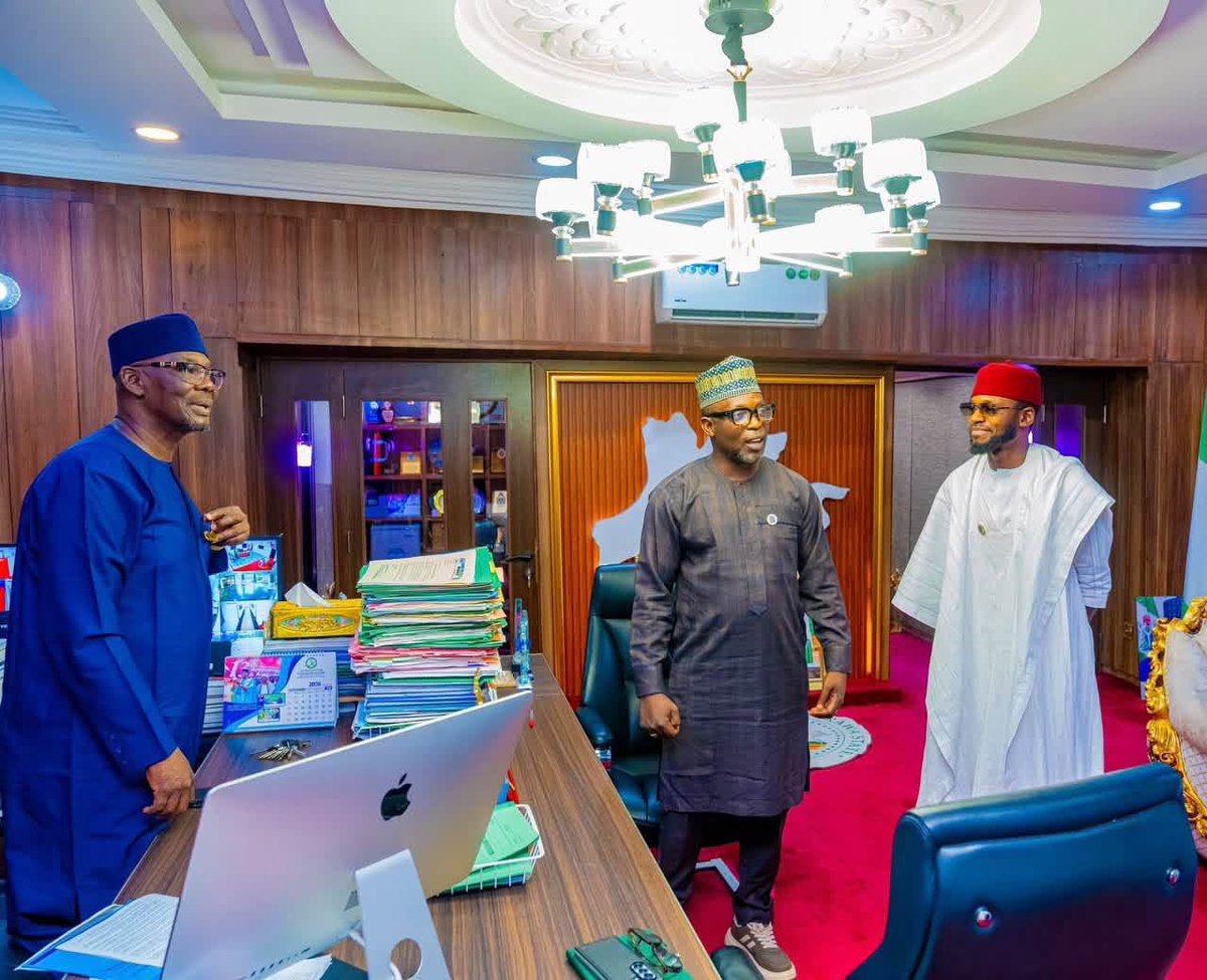 amasinforms's tweet photo. The North-Central Zonal Coordinator of the PBAT Door-to Door Movement , Amb.Omotowa Victor Opeyemi alongside the Nasarawa State Coordinator, Engr. Shamsudeen A. Mu'azu and members of their delegation, paid a courtesy visit to the Secretary to the Nasarawa State Government. https://t.co/aErJxckupj