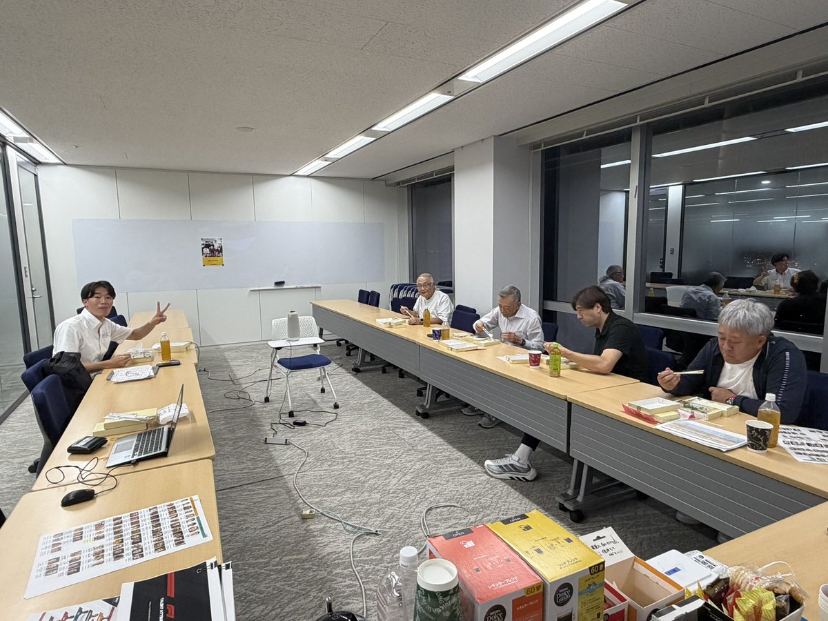 cx_motorsports's tweet photo. 第14戦スペイン🇪🇸

お台場ではF2予選を観ながらのディナータイムが終わり、FP2生中継の打ち合わせが始まります🍱🥢

#f1fujitv #f1jp #F1 #FOD #F1fujinext #金兵衛 https://t.co/x25GkpTp3o