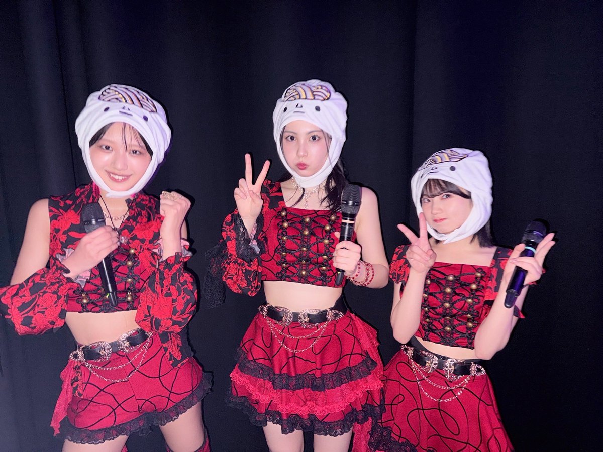 senka5531's tweet photo. モーニング娘。秋ツアーの香川公演参戦組は、とりあえず明日誰がこの枠かだけレポくれ…愉快な仲間達枠… https://t.co/4BR0OCXmEy