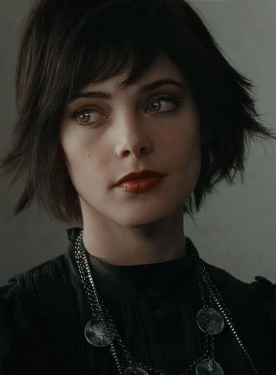 JiminLatinoFB's tweet photo. 😱 Ashley Greene, conocida actriz, por su papel en Alice Cullen en la saga Twilight. Ahora sigue a #Jimin en Instagram 

El es al único miembro de BTS al que ella sigue 😎🌟 Esa saga de vampiros se está cocinando. Sin duda el ídol de los famosos. https://t.co/IqZAdzKKBj