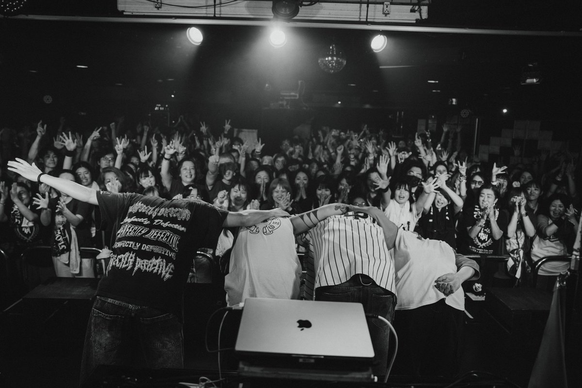 Satos_Cafe_Bar's tweet photo. 本当に美しい5日間でした。
たくさんの愛をありがとう！

お互いの日々を越えて、
またこんな夜に辿り着こうね

#ADH5周年 
#ASHDAHERO https://t.co/hxz3vkggOR