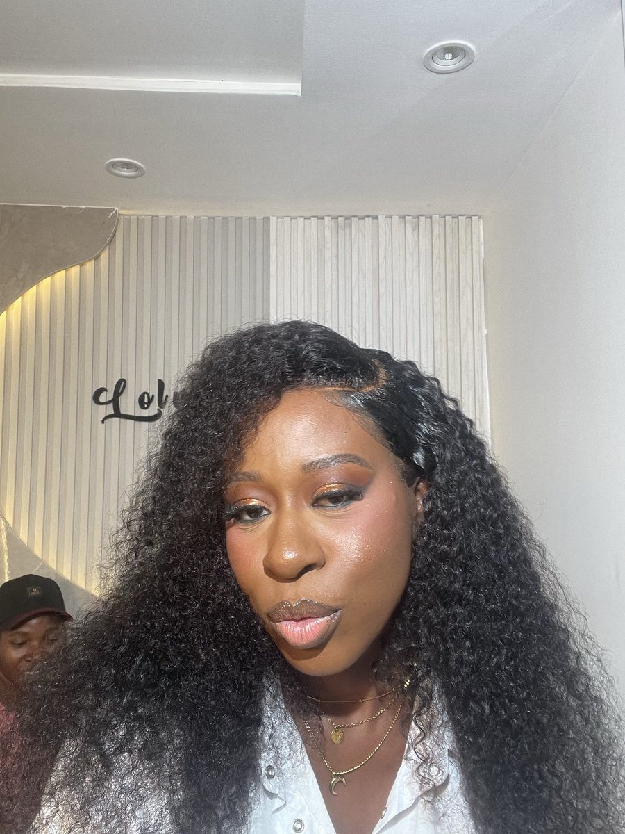 TalabiTaiwo9's tweet photo. Got some balloons today 🥰.
Happy birthday to me ❤️ https://t.co/fTjSJHQb1e