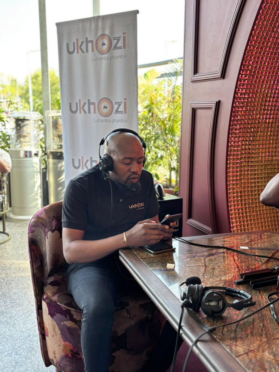 ukhozi_fm's tweet photo. 📷 : uMkhaba ongenama Mkhaba
📍: eZor Lounge , eGoli

#WNB #UkhoziFM #zordainfern #zorlounge #zorway https://t.co/VPpwKXxdS1