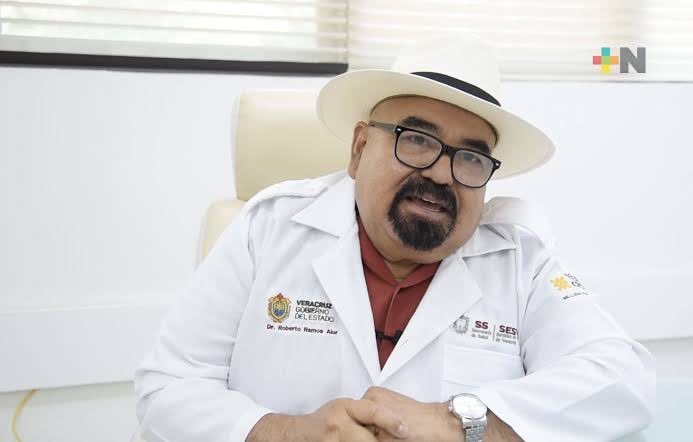 unemexico_'s tweet photo. Desde #UneMéxico exigimos la renuncia inmediata de @RamosAlorR al frente del IMSS Bienestar en Veracruz, ante las amenazas a los médicos residentes por las críticas por falta de insumos, para cuidar la salud de los veracruzanos. ¡No basta una disculpa!  #ConLosMédicosNo 
Ccp: @rocionahle