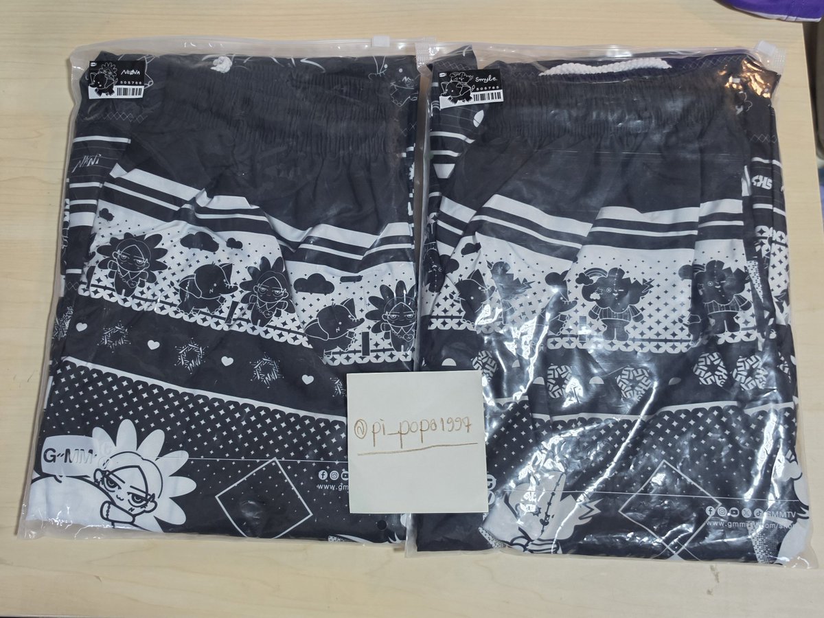 pi_popa1997's tweet photo. กางเกงสไมล์ นีออนน่า มือ 1
ตัวละ 450 บาท

(นัดรับวันคอนได้)
ค่าส่ง 40 บาท

#ตลาดนัดสกายนานิ #ตลาดนัดgmmtv https://t.co/3BGETlzwx2