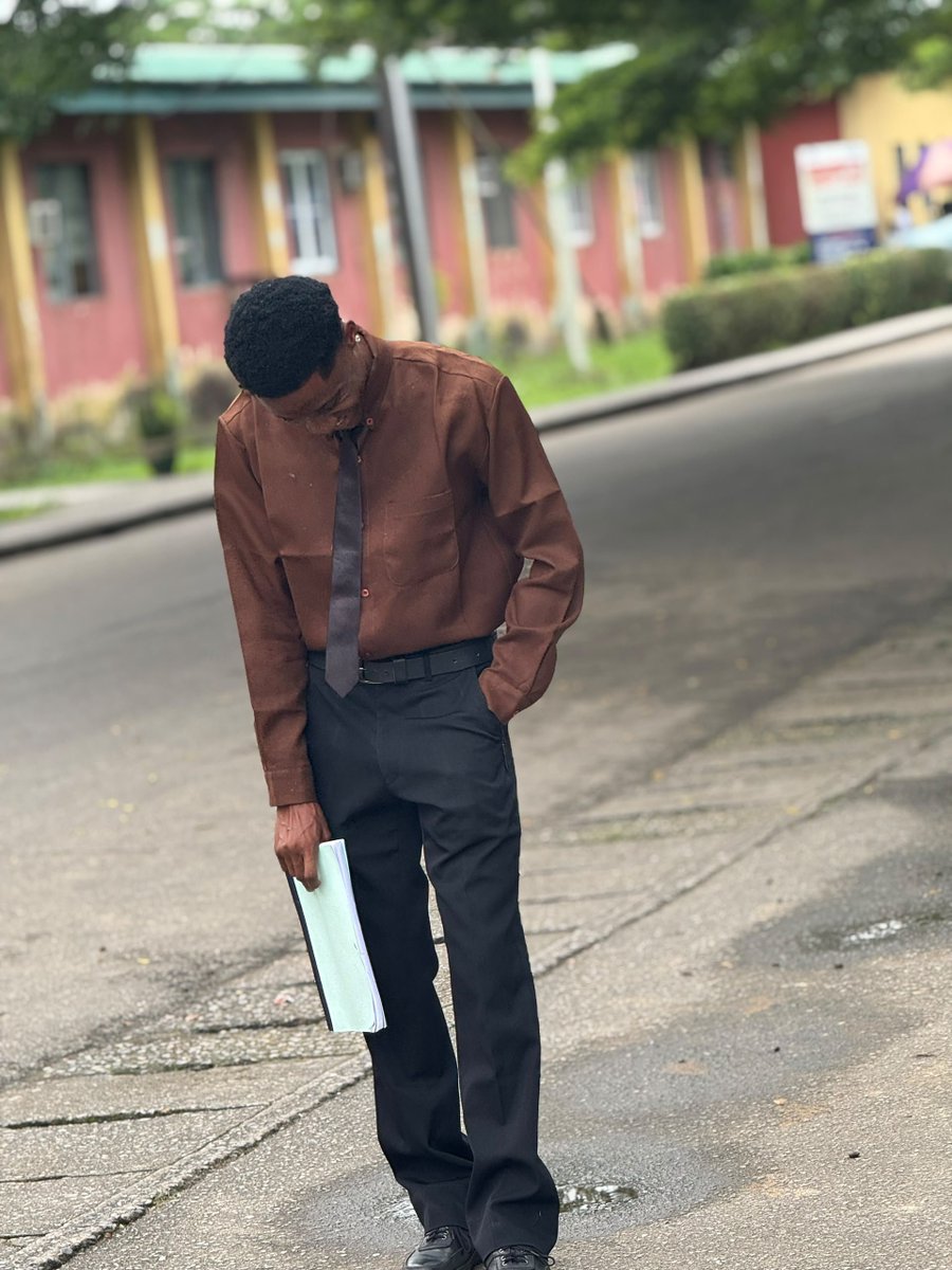 Bright_streets's tweet photo. In Complete Fulfillment Of Everything This Degree Required🥳
https://t.co/MVWvBPsK03 In Sociology Bagged🎓
Dear Self👏
You Made It
#Project #BBNaijaS11 #Graduate https://t.co/QCbBHWOXBk