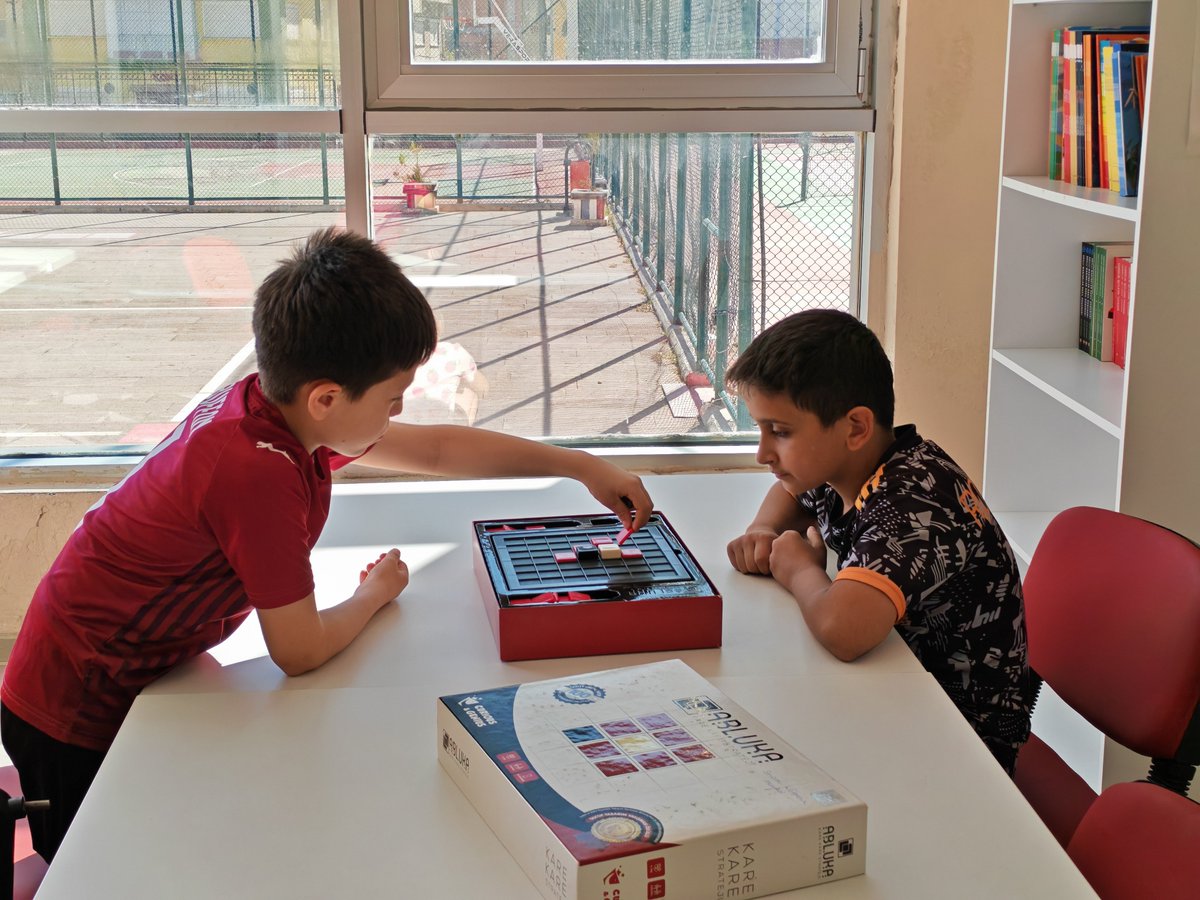 GSB_SandikliGM's tweet photo. 🌟 Sandıklı Gençlik Merkezimizde yazın son günlerini dolu dolu geçiriyoruz!

🏃‍♀️ Sportif faaliyetler
🎨 Sanatsal çalışmalar
📚 Kültürel etkinlikler
🎯 Eğlenceli ve öğretici atölyelerle…
Yaz tatilinin son günlerini birlikte keyifli, verimli etkinliklerle değerlendiriyoruz. https://t.co/OGbvtFHyTa